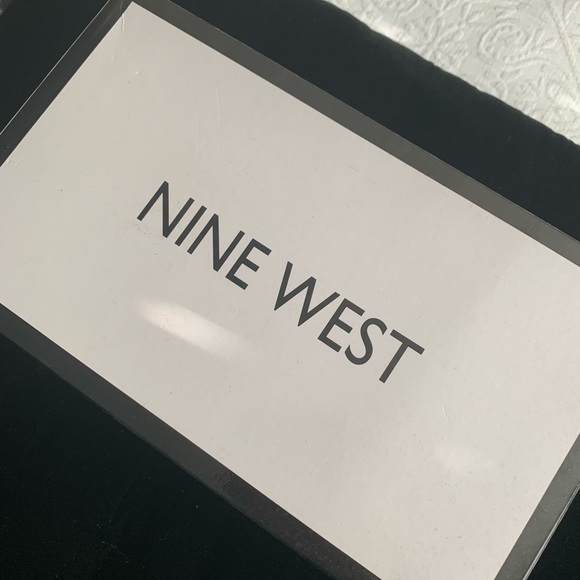 Nine West Women’s Black Patent Slip on - Picture 3 of 6